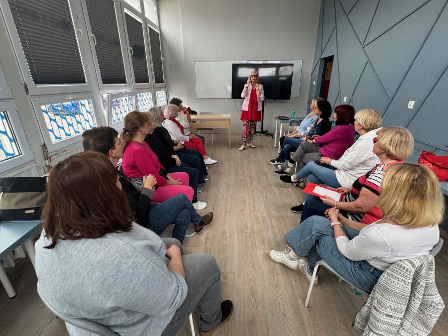 Pierwsze spotkanie integracyjne i informacyjne seniorów przed wyjazdem do Hiszpanii w ramach projektu "Przy wspólnym europejskim stole. Mobilni seniorzy w poszukiwaniu inspiracji"